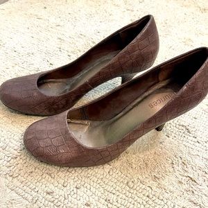 Maurice Size 7 Brown Heels
